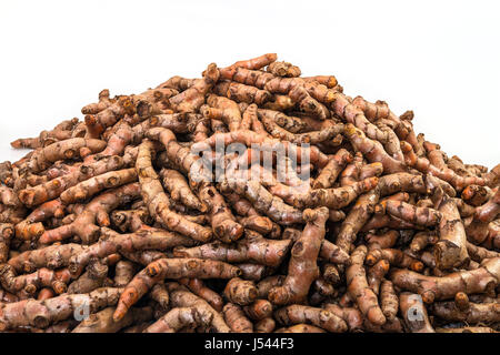 Fresh curcuma radici visualizzare nel nuovo mercato ortofrutticolo Foto Stock