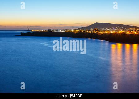 Bel tramonto su playa blanca in Lanzarote Foto Stock