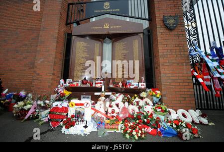 HILLSBOROUGH MEMORIAL Liverpool FC V MANCHESTER CITY ANFIELD LIVERPOOL ENGLAND 13 Aprile 2014 Foto Stock