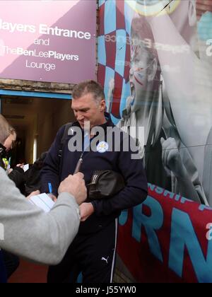 NIGEL PEARSON ARRIVA A TURF V BURNLEY LEICESTER CITY TURF MOOR BURNLEY INGHILTERRA 29 Marzo 2014 Foto Stock