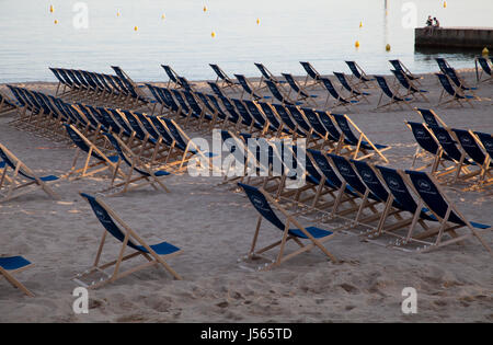 Cannes, Francia. 16 Maggio, 2017. Cinéma de la Plage fervono i preparativi per la outdoor con proiezioni di film al settantesimo Cannes Film Festival presso il Palais des festivals, a partire 17 maggio. Cannes, Francia, martedì 16 maggio 2017 Credit: Doreen Kennedy/Alamy Live News Foto Stock