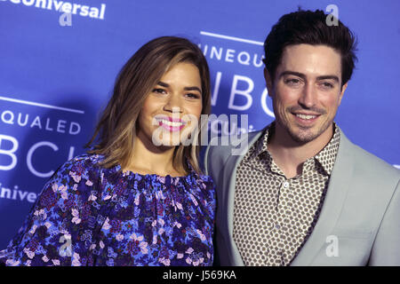 America Ferrera e Ben Feldman frequentare il 2017 NBCUniversal in anticipo al Radio City Music Hall il 15 maggio 2017 in New York City. | Verwendung weltweit Foto Stock