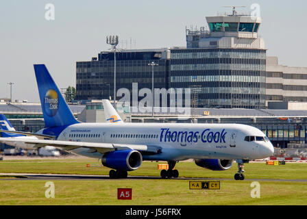 G-JMCG Thomas Cook Airlines Boeing 757-2G5 Foto Stock