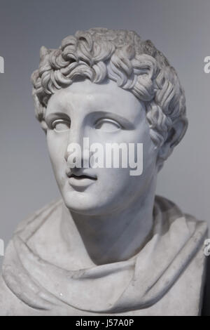 Busto in marmo del Re Demetrio I Poliorcetes di Macedonia (Regno 294-288 a.C.). Copia romana del primo secolo d.c. dopo un originale greco a partire dal III secolo A.C. trovati nel peristilio rettangolare nella Villa dei Papiri (Villa dei Papiri) di Ercolano in mostra al Museo Archeologico Nazionale di Napoli, campania, Italy. Foto Stock