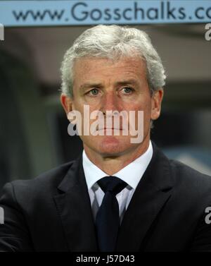 MARK HUGHES Stoke City FC MANAGER KC Stadium Hull Inghilterra 14 Dicembre 2013 Foto Stock