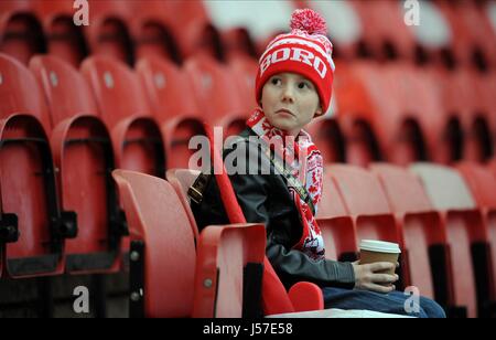 Giovani fan di MIDDLESBROUGH MIDDLESBROUGH FC V della carena MIDDLESBROUGH FC V Hull City Riverside Stadium MIDDLESBROUGH INGHILTERRA 04 Januar Foto Stock