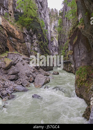 In Svizzera la Aareschlucht o Aare River Gorge attrazione turistica a cui si accede per mezzo di passerelle e tunnel situato tra Meiringen e Innertkirchen Foto Stock