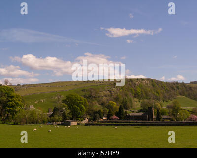 Vista del villaggio di Stainforth Ribblesdale Yorkshire Dales National Park North Yorkshire Gran Bretagna GB UK Foto Stock