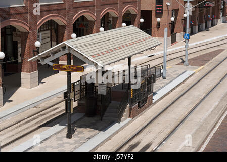 Il tram fermata Ebor Centro storico distretto di Tampa Florida USA. Aprile 2017 Foto Stock