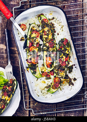 Zucchine ripiene Foto Stock