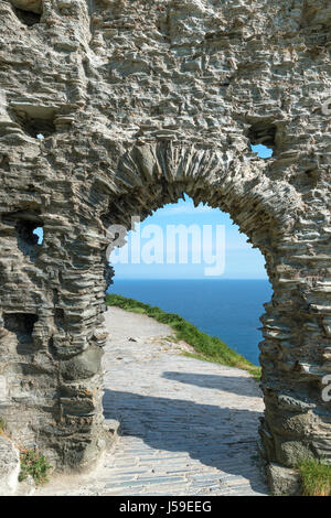 Un ingresso porta a tintagel castel in Cornovaglia, Inghilterra, Regno Unito. Foto Stock