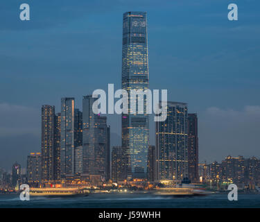 Il nuovo skyline di Kowloon e l'edificio più alto di Hong Kong, l'International Commerce Centre ICC, Hong Kong, Cina. Foto Stock