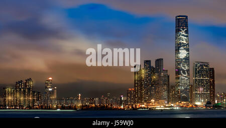 Il nuovo skyline di Kowloon e l'edificio più alto di Hong Kong, l'International Commerce Centre ICC, Hong Kong, Cina. Foto Stock