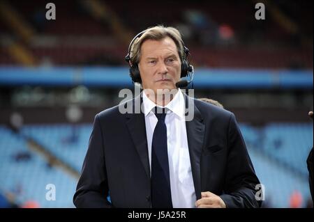 GLENN HODDLE EX CALCIATORE E MANAGER TV EX CALCIATORE E MANAGER VILLA PARK Birmingham Inghilterra 20 Ottobre 2013 Foto Stock