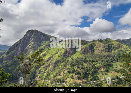Vista sulla montagna vicino a Ella, Sri Lanka Foto Stock