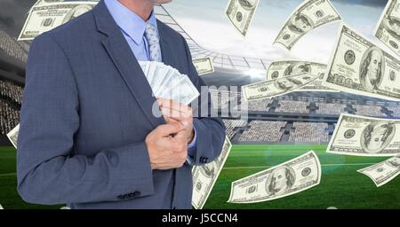 Composito Digitale della sezione mediana di imprenditore nascondere denaro in blazer in stadio di calcio che rappresenta la corruzione Foto Stock