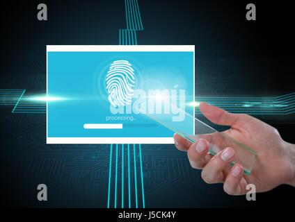 Composito Digitale della mano che tiene lo schermo di vetro e identità verificare le impronte digitali di interfaccia App Foto Stock