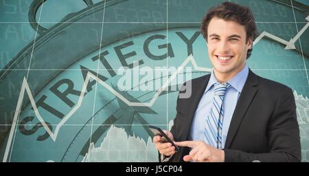 Composito Digitale di sorridere imprenditore con smart phone contro orologio di strategia Foto Stock