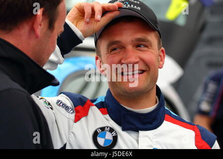 Colin Turkington del BMW Team nel paddock di Thruxton race course il 6 di maggio 2017 Foto Stock