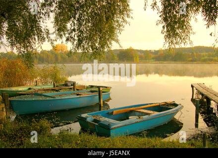 Sunrise reed bridge barche a vela Barche a vela Barche a remi imbarcazione natante Foto Stock