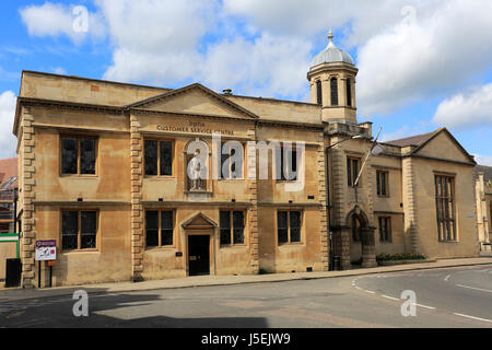 Centro informazioni turistiche e il Municipio, Bedford town, Bedfordshire County; Inghilterra; Regno Unito Foto Stock