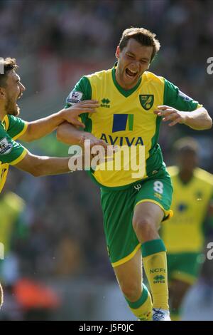 JONNY HOWSON CELEBRA STOKE CITY V Norwich City Il Britannia Stadium di Stoke-on-Trent Inghilterra 29 Settembre 2013 Foto Stock