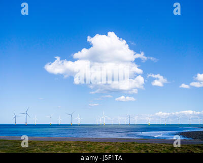 I venti sette turbine wind farm visto dalla riva a Teesmouth redcar cleveland North Yorkshire England Regno Unito Foto Stock