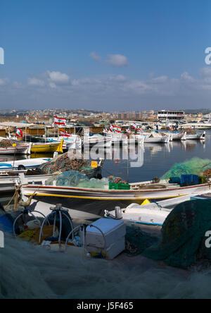 Pescherecci nel porto di South Governatorato, pneumatico, Libano Foto Stock