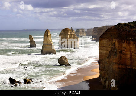 Il " dodici apostoli' ammassamenti calcarei, in mare in Victoria, Australia Foto Stock