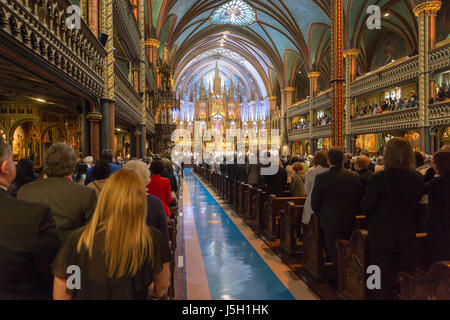 Montreal, CA - 17 Maggio 2017: all'interno della cattedrale di Notre Dame durante la Messa solenne per il 375 anniversario di Montreal Credito: Marc Bruxelle/Alamy Live News Foto Stock