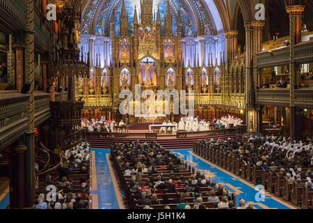 Montreal, CA - 17 Maggio 2017: all'interno della cattedrale di Notre Dame durante la Messa solenne per il 375 anniversario di Montreal Credito: Marc Bruxelle/Alamy Live News Foto Stock