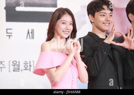 Kim Kang woo,Yeo Jin Goo,Gong Seung Yeon,evidenziare AJ partecipare alla conferenza di produzione del cerchio:i due mondiali a Seul, in Corea il 17 maggio 2017.(Cina e Corea diritti) Foto Stock