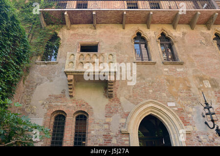 La casa di Giulietta a Verona con balcone Foto Stock