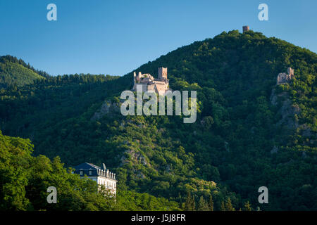 Rovine di Chateau du Girsberg e Chateau de Saint-Ulrich nelle montagne Vosges sopra Ribeauville, Alsazia, Francia Foto Stock