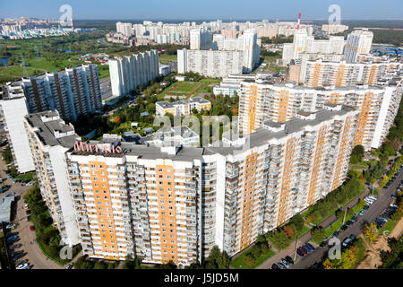 Vista aerea della nuova area residenziale di via di Khimki cittadina nella regione di Mosca, Russia Foto Stock