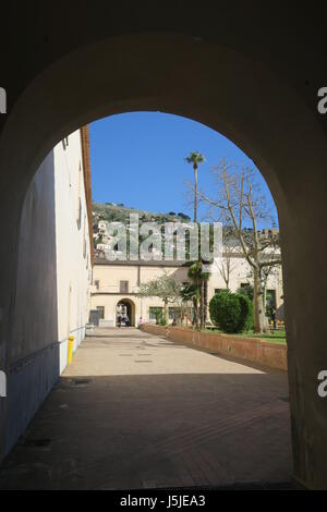 Monreale (siciliana: murriali) è una città e comune in provincia di Palermo Foto Stock