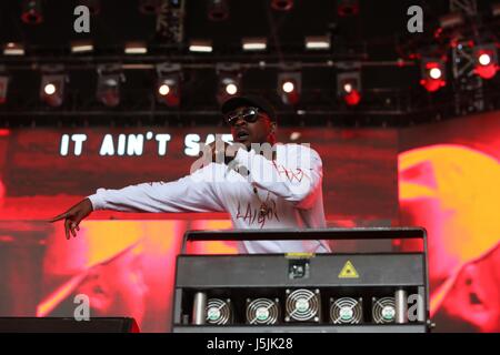 Skepta visto eseguendo con le giovani signore Shorty e Frisco e a Coachella weekend 1 Giorno 2 dotata di: Skepta dove: Indio, California, Stati Uniti quando: 17 Apr 2017 Credit: WENN.com Foto Stock