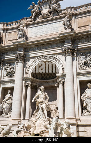 TheTrevi fontana di Roma ora tutti restaurati e pronto per il fascino Foto Stock