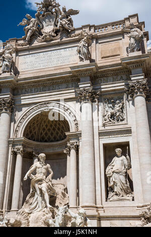 TheTrevi fontana di Roma ora tutti restaurati e pronto per il fascino Foto Stock