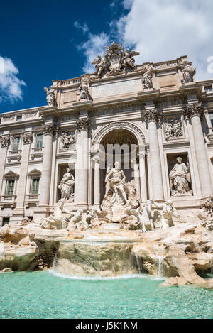 TheTrevi fontana di Roma ora tutti restaurati e pronto per il fascino Foto Stock