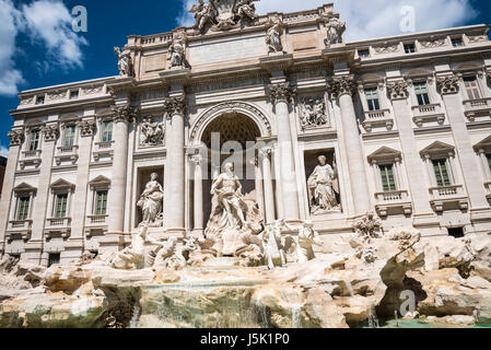 TheTrevi fontana di Roma ora tutti restaurati e pronto per il fascino Foto Stock