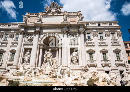 TheTrevi fontana di Roma ora tutti restaurati e pronto per il fascino Foto Stock