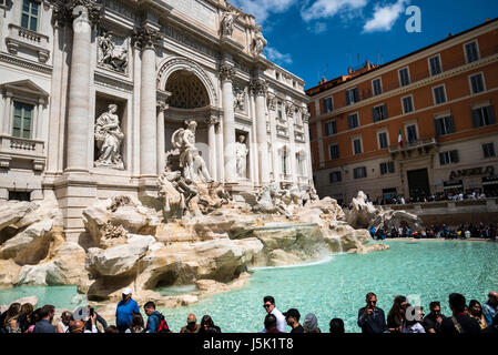 TheTrevi fontana di Roma ora tutti restaurati e pronto per il fascino Foto Stock