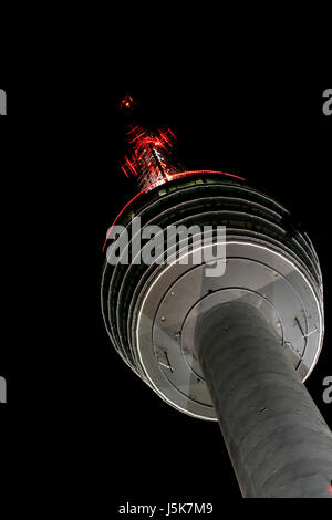 Torre grande grande enorme extreme potente imponente immenso pertinenti al piano superiore Foto Stock