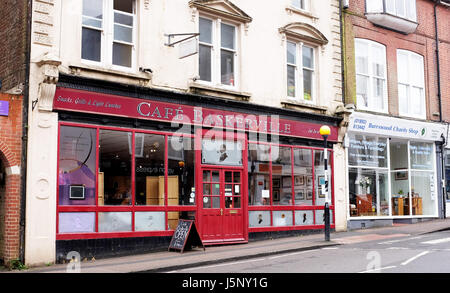 Crowborough East Sussex Regno Unito - Il Cafe Baskerville chiamato dopo un Sherlock Holmes storia da Conan Doyle in strada alta. Foto Stock