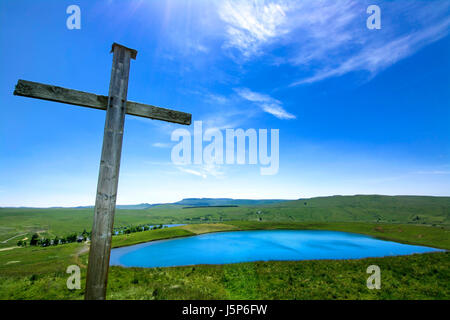 Lago vulcanico di la Godivelle,Parco Naturale Regionale dei Vulcani d'Auvergne Puy de Dome, Auvergne Francia, Europa Foto Stock