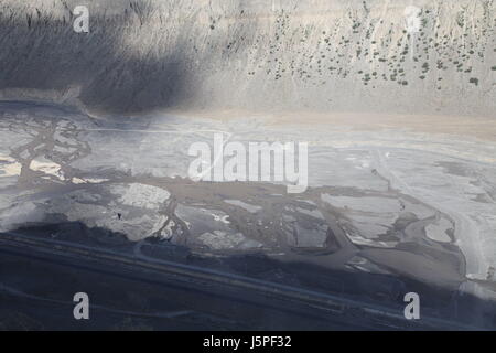 Karamay, Karamay, Cina. Il 7 maggio, 2017. Karamay, Cina - 7 Maggio 2017: (solo uso editoriale. Cina OUT).L'Dushanzi Grand Canyon in Karamay, a nord-ovest della Cina di Xinjiang Uygur Regione autonoma. Credito: SIPA Asia/ZUMA filo/Alamy Live News Foto Stock