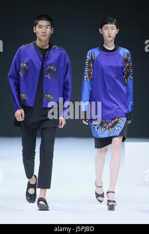 14 maggio 2017 - Beijin, Beijin, Cina - Pechino, Cina - 14 Maggio 2017: (solo uso editoriale. Cina OUT)..La Cina Graduate Fashion Week 2017 si terrà a Pechino, Maggio 14th, 2017. (Credito Immagine: © SIPA Asia via ZUMA filo) Foto Stock