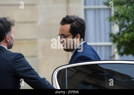 Parigi, Francia. 18 Maggio, 2017. Julien Mattia / Le Pictorium - primo consiglio dei ministri del governo di Edouard Philippe sotto la presidenza di Emmanuel Macron - 18/05/2017 - Francia / Ile-de-France (Regione) / Paris VIII (ottavo arrondissement di Parigi) - Mounir Mahjoubi Segretario di Stato responsabile del digital nel primo consiglio dei ministri del governo di Edouard Philippe sotto la presidenza di Emmanuel Macron Credito: LE PICTORIUM/Alamy Live News Foto Stock