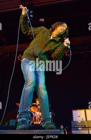 12 maggio 2013 - Pittsburgh, PA - 18 Maggio 2017 - cantante Chris Cornell delle bande SOUNDGARDEN e Audioslave muore all'età di 52. Photo credit: Jason L Nelson/AdMedia..File foto: 12 Maggio 2013 - Pittsburgh, PA - cantante Chris Cornell dei Soundgarden band suona presso un arresto sul loro tour nordamericano presso lo Stadio AE. Photo credit: Jason L Nelson/AdMedia (credito Immagine: © Jason L Nelson/AdMedia via ZUMA filo) Foto Stock